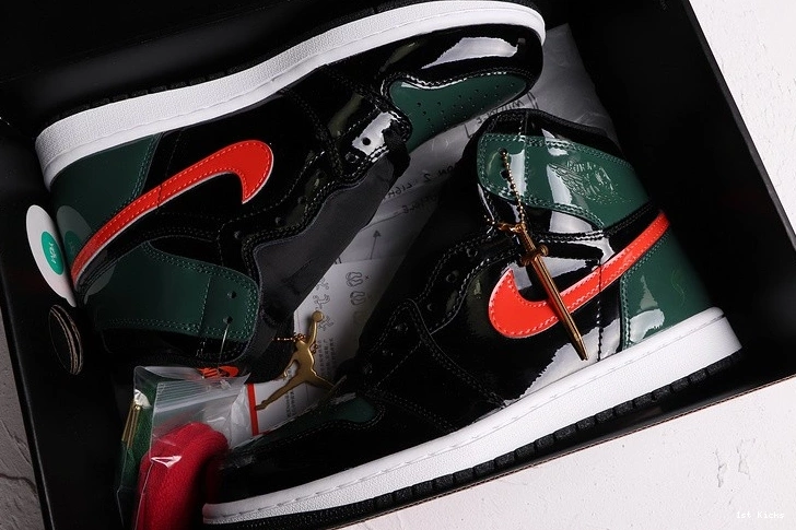 AV3905-038 “Friends Family” & High Air Jordan 1 x  SoleFly 1119